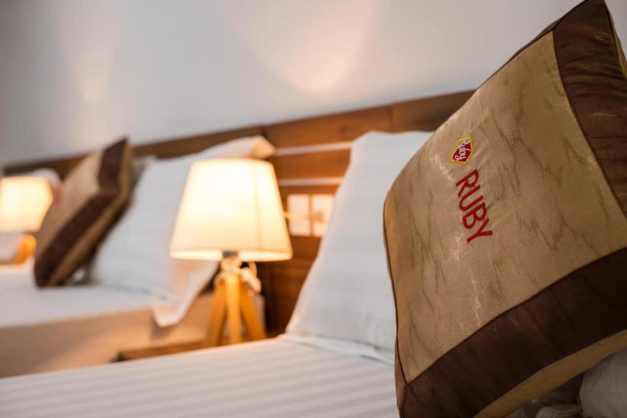 Ruby Hotel Cat Ba Dong Khe Sau Bagian luar foto
